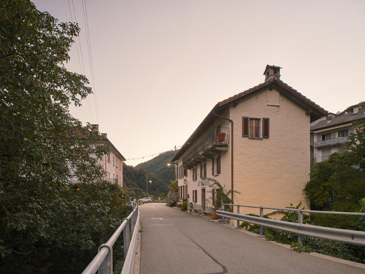 Osteria Gruetli Con Alloggio Borgnone Zewnętrze zdjęcie